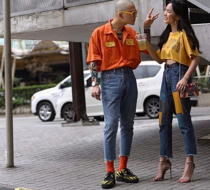Không chỉ là bạn trai, Decao còn được biết đến như người tạo dựng nên hình ảnh cá tính cho hot girl Châu Bùi. Cả hai thường xuyên đăng ảnh diện những bộ street style cá tính lên trang cá nhân và nhận được nhiều lượt yêu thích.