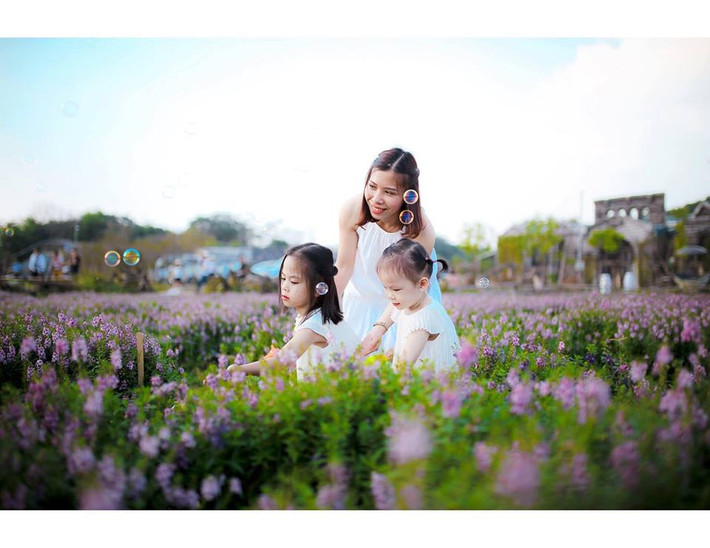 Nhiều gia đình đưa trẻ nhỏ đến đây để trải nghiệm với không gian thiên nhiên gần gũi. Ảnh: Bục Nguyễn.