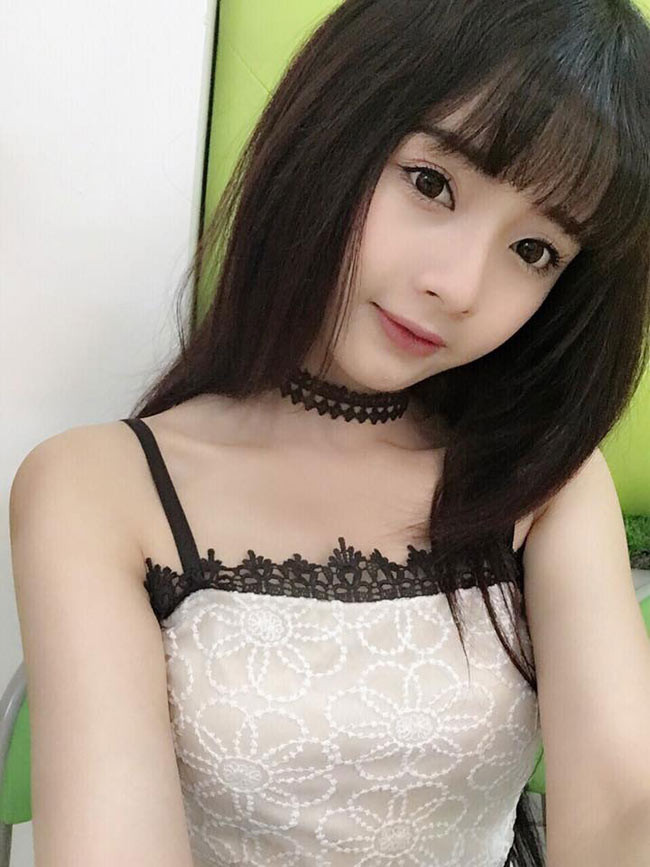 "Ra đường, đôi khi có người xin chụp ảnh chung, chỉ thế thôi đã vui rồi. Nhưng kể từ ngày được biết đến, mình cũng gặp nhiều chuyện phiền lòng như bị một vài người hiểu lầm là chảnh chọe, khó gần", Lan Hương tâm sự.