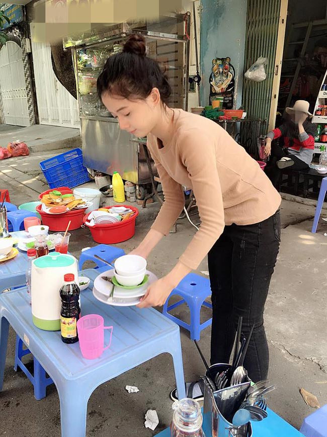 Khác với nhiều cô gái, coi việc "nổi tiếng bất thình lình" là bước đà tiến vào showbiz, Lan Hương lại chỉ coi đó là khoảnh khắc đáng nhớ, một kỷ niệm vui thời thanh xuân.