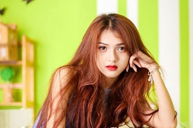 Bùi Lan Anh (sinh năm 1993) thường gặp không ít phiền toái vì bị người xung quanh lầm tưởng là ca sĩ Hương Giang Idol. Thậm chí, một số người còn gọi thiếu nữ Bình Dương là người chuyển giới, “bê đê”. Với những lời nhận xét này, Lan Anh thấy một chút khó hiểu và không thoải mái. Tuy nhiên, cô vẫn luôn yêu quý, tự hào về ngoại hình, khuôn mặt của mình và không bận tâm những lời bình luận khiếm nhã.