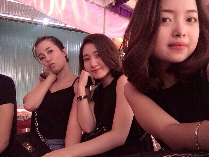 Hiện tại, clip "ngũ long công chúa" hát "Khách đến chơi nhà" đã có được gần 20 nghìn lượt xem, hàng trăm lượt chia sẻ và hàng nghìn bình luận khen ngợi giọng ca và nhan sắc của cô gái.