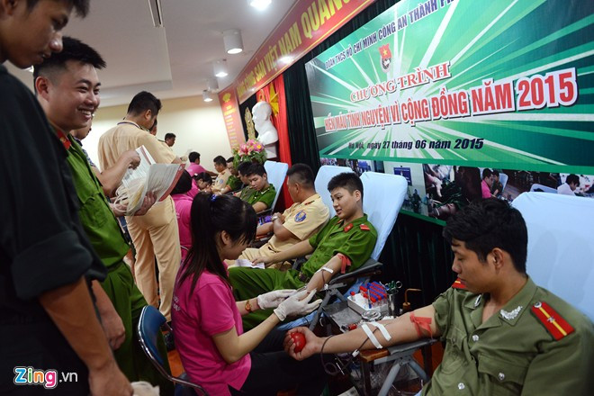 rong ngày 27/6, lượng máu quý giá Viện Huyết học Truyền máu Trung ương nhận được từ các chiến sĩ công an Hà Nội khoảng 1.000 đơn vị.