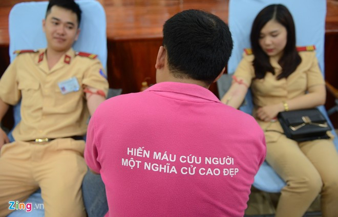 Theo các bác sĩ Viện Huyết học Truyền máu Trung ương, mỗi đơn vị máu là món quà giá trị với bệnh nhân, đặc biệt trong tình hình cấp bách những ngày gần đây.