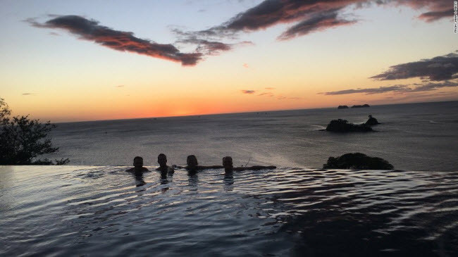 Casa Chameleon, Costa Rica: Khu nghỉ dưỡng chỉ dành cho người lớn nằm trên đỉnh đồi với bể bơi vô cực nhìn xuống Thái Bình Dương.