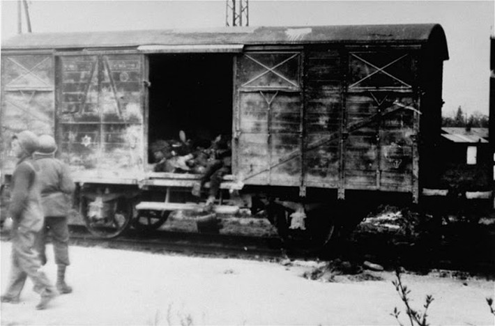 Ngày 27/4/1945, sau khi đến được Dachau, chỉ có 1.600 trong số 2.400 tù nhân Do Thái còn sống sót trong hành trình 20 ngày khắc nghiệt trước khi được quân Đồng minh giải cứu 2 ngày sau đó.