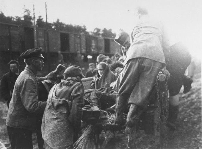 Cuốn sách “Dachau 29/4/1945: The Rainbow Liberation Memoirs” của tác giả Sam Dann có kể về chuyến tàu chở những tù nhân Do Thái này với những ký ức đầy ám ảnh.