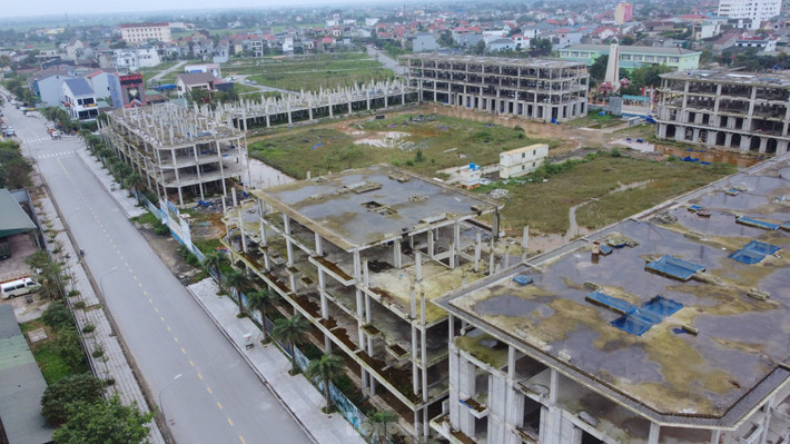 Hình ảnh dự án khu nhà ở 1.500 tỷ dở dang trên “đất vàng” Hà Tĩnh. (Ảnh: Tiền Phong).