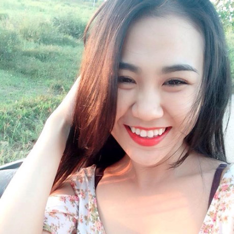 Tuy nhiên, tranh cãi nổ ra khi nhiều dân mạng tinh ý bóc mẽ câu chuyện "chăm người yêu chạy thận" được lan truyền trước đó chỉ là bịa đặt. Dựa vào những điểm đáng ngờ trong bức ảnh gây sốt trên mạng, một bộ phận người quay sang chỉ trích nữ nhân vật chính và cho rằng cô là người "sống ảo", tự bịa ra câu chuyện chăm sóc người yêu để thu hút sự chú ý của người khác về phía mình. Nhưng sau đó, do mọi chuyện đi quá xa, cô nàng hot girl 9X nổi tiếng vì lý do không tưởng này cũng đã phải lộ diện và lên tiếng đính chính lại mọi thứ.