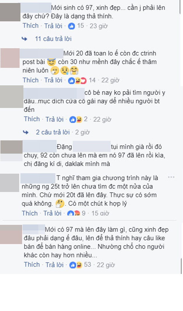 Tuy nhiên, không ít người lên tiếng bênh vực cô gái Tây Nguyên. Họ cho rằng, dù là lứa tuổi đôi mươi hay đã “quá lứa nhỡ thì”, chỉ cần còn độc thân đều có quyền nhờ chương trình mai mối. Trước những tranh cãi của cộng đồng mạng, chúng tôi đã liên hệ với Ngọc Anh, nghe cô chia sẻ nhiều hơn về bản đăng ký này. Ngọc Anh rất bất ngờ khi bản đăng ký ngắn ngủi của mình lại được cộng đồng mạng quan tâm. Kể từ khi xuất hiện trên Fanpage Bạn muốn hẹn hò, cô được nhiều người kết bạn và nhắn tin làm quen. Thậm chí, một số người còn chơi xấu khiến cô bị khóa Facebook gần 1 ngày liền.