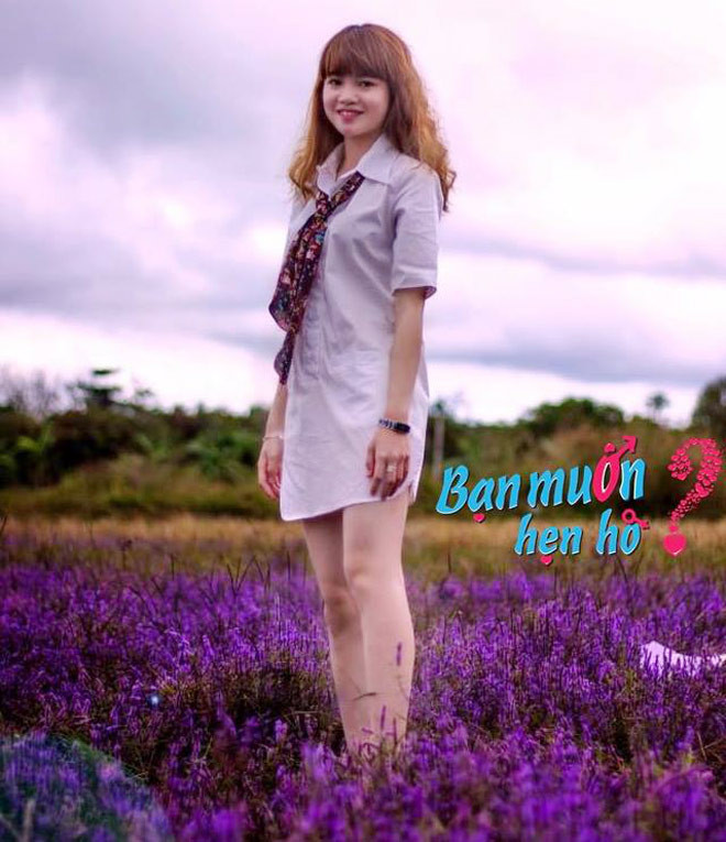 “ Bạn muốn hẹn hò” được xem là chương trình truyền hình mai mối ý nghĩa nhất hiện nay, đã se duyên cho không ít cặp đôi “nên vợ thành chồng”. Đa phần khán giả đều quan niệm, chỉ những chàng trai, cô gái “ế ẩm” hoặc những người từng đổ vỡ hôn nhân, khó tìm kiếm người bạn đời phù hợp mới tìm đến chương trình nhờ giúp đỡ. Bởi vậy, sự xuất hiện của những cô nàng trẻ trung, xinh đẹp thường gây tranh cãi lớn. Cũng như bản đăng ký của cô gái 20 tuổi có tên Nguyễn Ngọc Anh (giáo viên mầm non tương lai, sống tại Krông Ana, Đắk Lắk) được chia sẻ trên Fanpage chính thức của “Bạn muốn hẹn hò” mới đây.