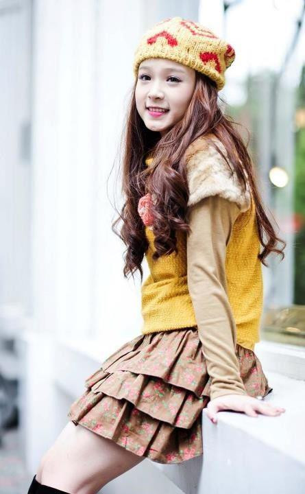 Hot girl Huyền Baby, tên thật là Đặng Ngọc Huyền, nổi lên từ cuộc thi Miss Teen năm 2008 và là gương mặt hot girl nổi tiếng, quen thuộc với rất nhiều 8X, 9X trong suốt một thời gian dài. Hot girl Hà thành này nổi tiếng với khuôn mặt không tuổi, trong sáng, cùng phong cách ăn mặc rất dễ thương... nên được giới trẻ đặt cho biệt danh "Baby".