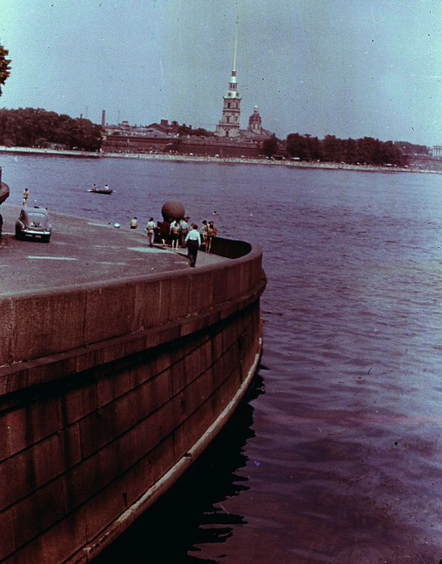 Quang cảnh bên bờ sông Neva./.
