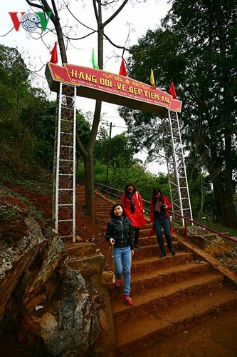 Du khách trở về sẽ nhớ mãi “vẻ đẹp tiềm ẩn” của Hang Dơi. Với những giá trị của thắng cảnh thiên nhiên, văn hoá - lịch sử; ngày 24/01/1998, Hang Dơi đã được Bộ Văn hoá – Thông tin (nay là Bộ Văn hoá - Thể thao và Du lịch) công nhận là Di tích danh lam thắng cảnh cấp Quốc gia.