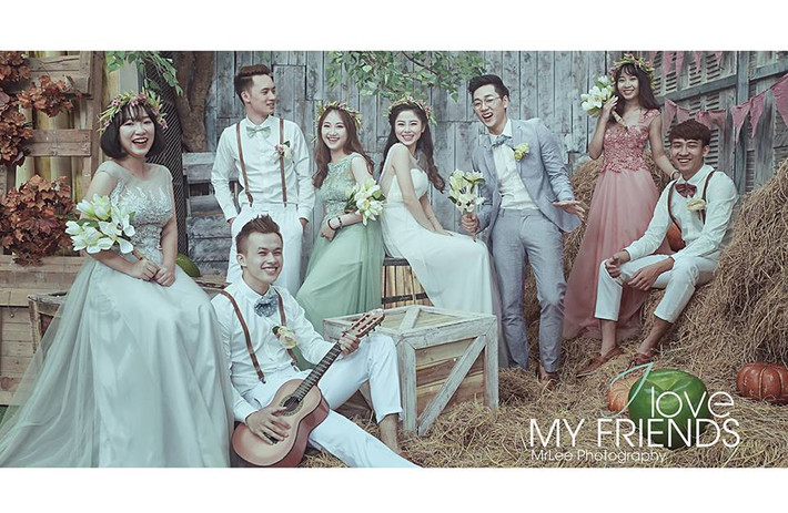 Trong bộ ảnh cưới của cặp đôi trai xinh gái đẹp này còn có sự xuất hiện của những phù dâu, phù rể rất đáng yêu.