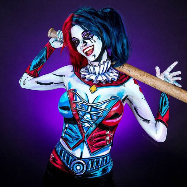 Từ đó, tự mò mẫm, tự học, Kay Pike đã có thể cosplay nhân vật bằng cách bodypainting, hoàn thành trong trung bình từ 10 đến 14 giờ đồng hồ. Nhờ tài năng đặc biệt này, cô đã thu hút được hơn nửa triệu fan trên các trang MXH Facebook, Instagram và Twitter.