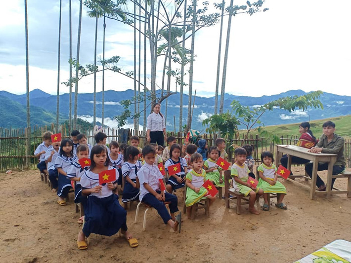 Lễ khai giảng chỉ có chưa đầy 40 người.