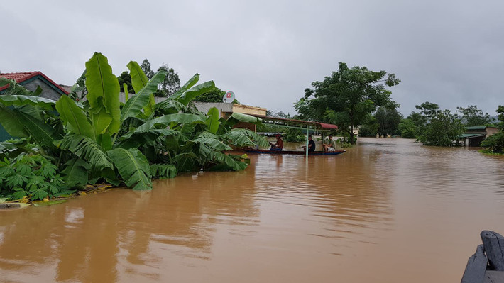 Thị trấn Lao Bảo, huyện Hướng Hoá, tỉnh Quảng Bình mênh mông nước.
