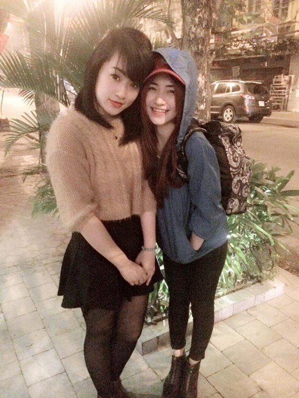 Mặc dù không có bức ảnh nào chụp Hòa Minzy và Công Phượng bên cạnh nhau, nhưng các fan vẫn tin chắc rằng đây là cuộc gặp gỡ chung của nhóm bạn và Hòa Minzy đã tới Hải Phòng để gặp Công Phượng.