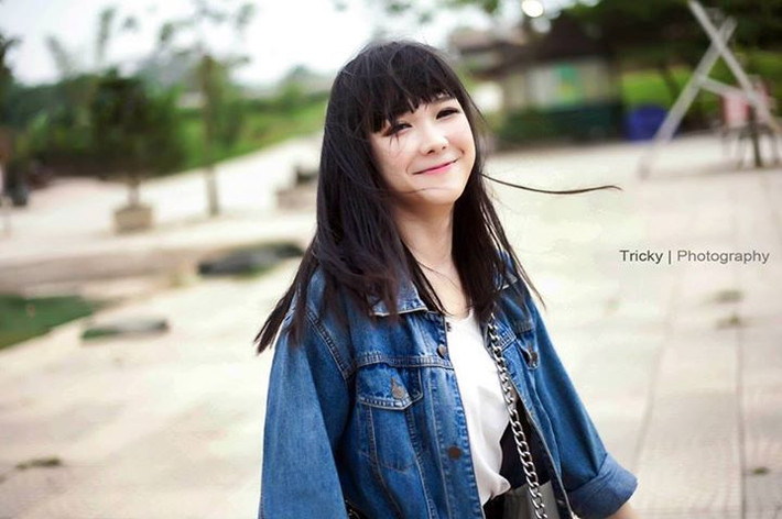 Từ lâu Linh Hoa đã tạo được "thương hiệu" của riêng mình với hình ảnh nữ tính cùng mái tóc dài qua vai, phong cách thời trang đa dạng, cá tính và đặc biệt là khuôn mặt xinh đẹp như búp bê.