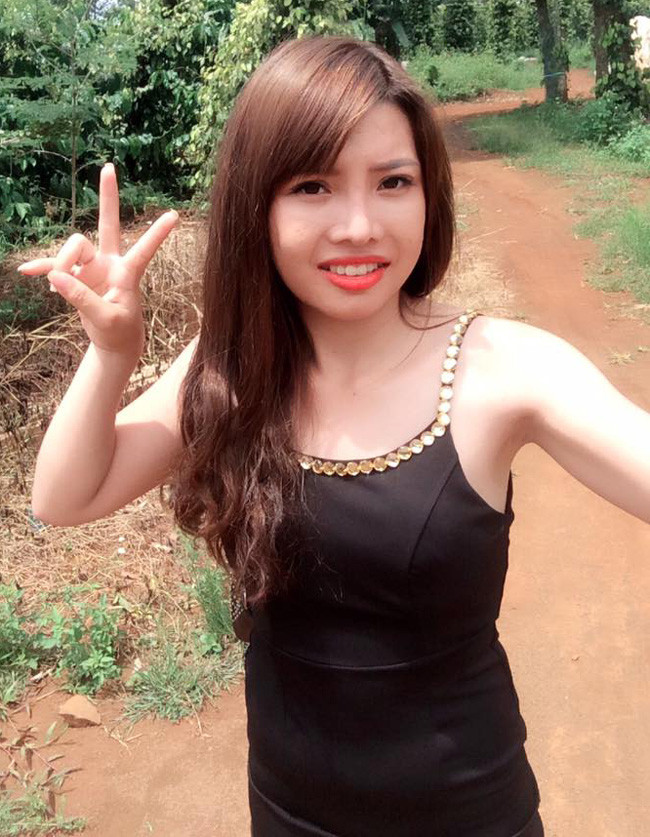 "Trước đây, tôi thấy mặc cảm, tự ti trước đám đông. Nếu có một điều ước, tôi ước mọi người không phân biệt xấu đẹp, sống hoà thuận và không một ai phải chịu đau đớn phẫu thuật thẩm mỹ vì có khiếm khuyết," Kim Phượng trải lòng sau dao kéo.