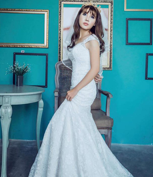 Thời gian đầu sau thẩm mỹ, gương mặt của Phượng còn sưng phồng nhưng sau 3 tháng phẫu thuật, các đường nét đã tự nhiên và hài hòa hơn.