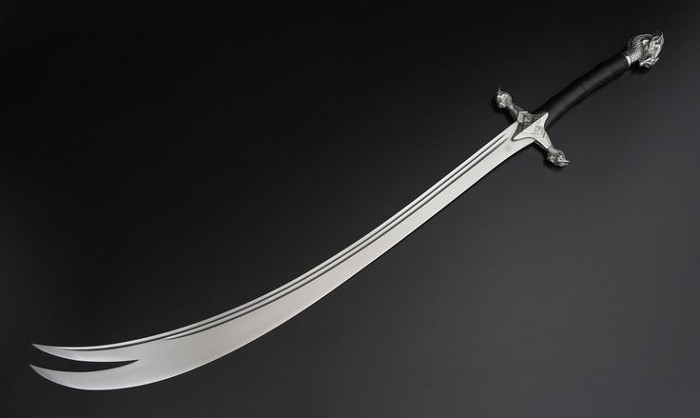 9. Thanh kiếm Zulfiqar: Zulfiqar là một trong những thanh kiếm nổi tiếng nhất trong thế giới Hồi giáo. Nó thuộc sở hữu lãnh tụ Hồi giáo Hazrat Ali - em họ và con rể của nhà tiên tri Muhammad. Một số tài liệu cổ miêu tả nhà tiên tri Muhammad đã trao kiếm Zulfiqar cho Ali trong trận đánh Uhud vì ngưỡng mộ quyền lực và sức mạnh của Ali trên chiến trường. Thanh kiếm này trở thành một biểu tượng trong văn hóa Hồi giáo và được mọi người tôn kính, ngưỡng mộ.