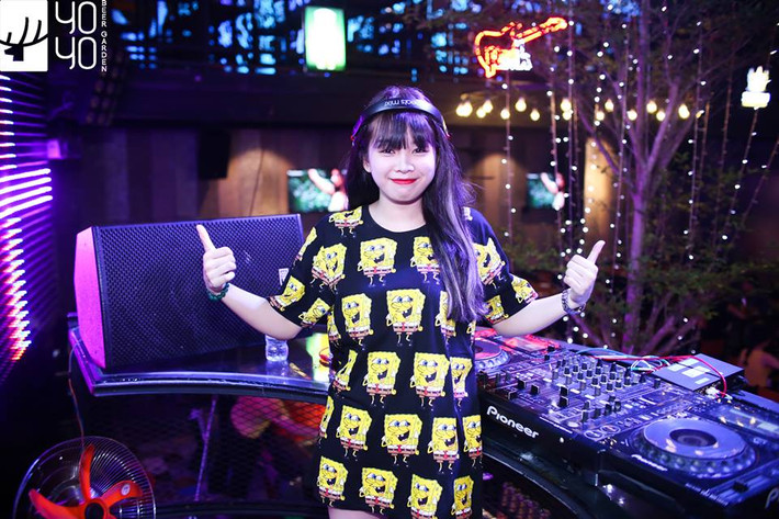 Trước khi đến với nghề DJ, Tiểu My cho biết bản thân từng đặt định kiến khá nặng với công việc này. Tuy nhiên, định kiến này đã biến mất rất bất ngờ trong một lần cô nàng đi biểu diễn múa.
