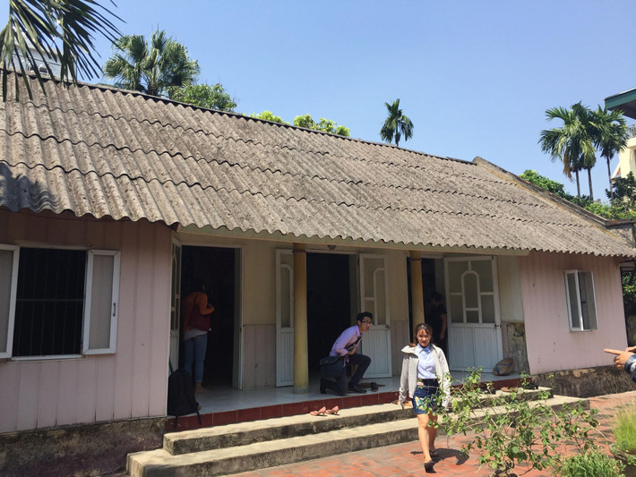 Đây là ngôi nhà cấp 4 của nguyên Tổng Bí thư Đỗ Mười ở thôn 3, xã Đông Mỹ. Ngôi nhà mộc mạc, giản dị này là nơi gắn liền với một phần tuổi thơ của nguyên Tổng Bí thư Đỗ Mười.