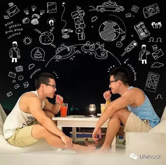 Đến nay cặp đôi này vẫn đang hạnh phúc bên nhau, họ thường xuyên cập nhật hình ảnh mới lên Instagram và gây nhiều tò mò hơn bởi càng ngày họ càng giống nhau.