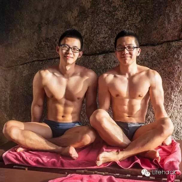 Cặp đôi đồng tính này được cho là người Trung Quốc, hiện vẫn chưa rõ các thông tin cá nhân. Tuy nhiên hình ảnh của họ đã xuất hiện ngập tràn trên các trang mạng xã hội Trung Quốc, các diễn đàn của cộng đồng LGBT Thái Lan và trên Instagram với lượng like rất lớn.