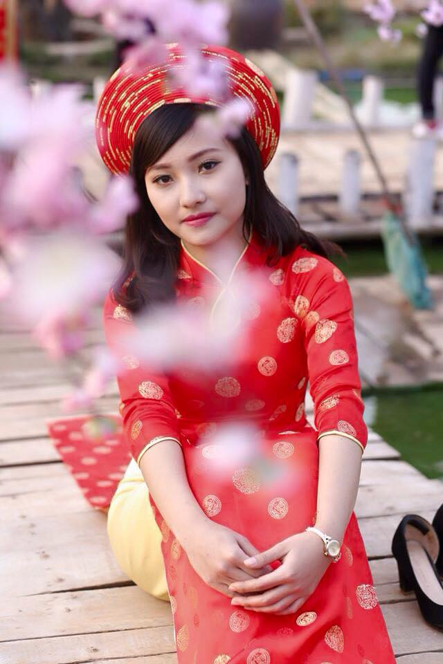 Dù "nổi tiếng" và được nhiều dân mạng biết đến chỉ sau một đêm, nhưng cô bạn quê Bắc Giang khẳng định ngay: "Mình không phải là hot girl và càng không phải là Chánh án Viện kiểm sát nhân dân hiền lành gì gì đó đâu".