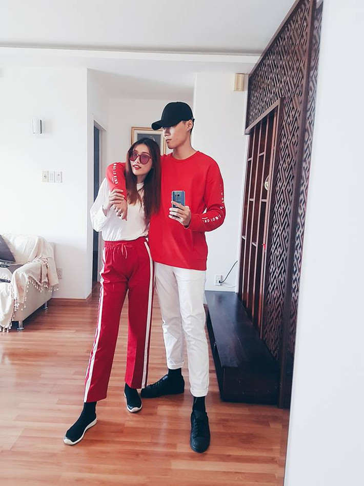 Cặp đôi đẹp nhất làng mẫu từng đốn tim người hâm mộ với những khoảng khắc bình dị, đáng yêu.