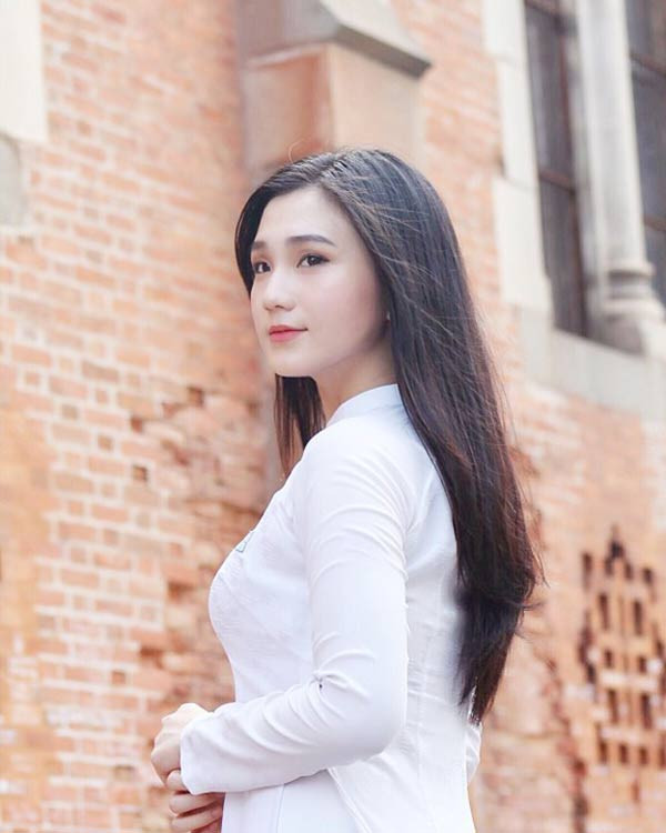 Được biết, năm nay mới 17 tuổi nhưng Thu Tâm đã cao 1m74 - chiều cao đáng mơ ước không chỉ của những cô gái mà thậm chí còn của nhiều chàng trai Việt Nam. Ngoài ra, thân hình cân đối và khuôn mặt đẹp trong veo của Thu Tâm còn giúp cô có được nhiều nhận xét tích cực từ cư dân mạng. Không ít bạn trẻ thẳng thắn cho rằng, chỉ cần ngắm nhìn Thu Tâm là đã thấy được những tố chất, tiềm năng của cô trong lĩnh vực nghệ thuật, trong nghề người mẫu.