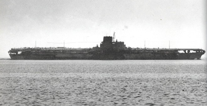 IJN Shinano là tàu sân bay chuyển đổi từ thiết giáp hạm lớp Yamato khi đang đóng mới nhằm bù đắp tổn thất về tàu sân bay của Nhật Bản trong trận chiến Midway. Nhà máy đóng tàu Yokosuka hoàn thành con tàu vào ngày 19/11/1944. Shinano nhận lệnh di chuyển từ cảng Yokosuka đến cảng Kure để hoàn thành quá trình trang bị. Ngày 29/11/1944, trong lúc đang di chuyển, nó lọt vào tầm ngắm của tàu ngầm USS-Archerfish (SS-311), 4 quả ngư lôi bắn đi từ tàu ngầm SS-311 dễ dàng nhấn chìm tàu sân bay Shinano xuống biển. IJN Shinano là một trong những chiến hạm đoản mệnh nhất thế giới khi bị đánh chìm chỉ 10 ngày sau khi hạ thủy. 1.435 thủy thủ mất tích theo con tàu.