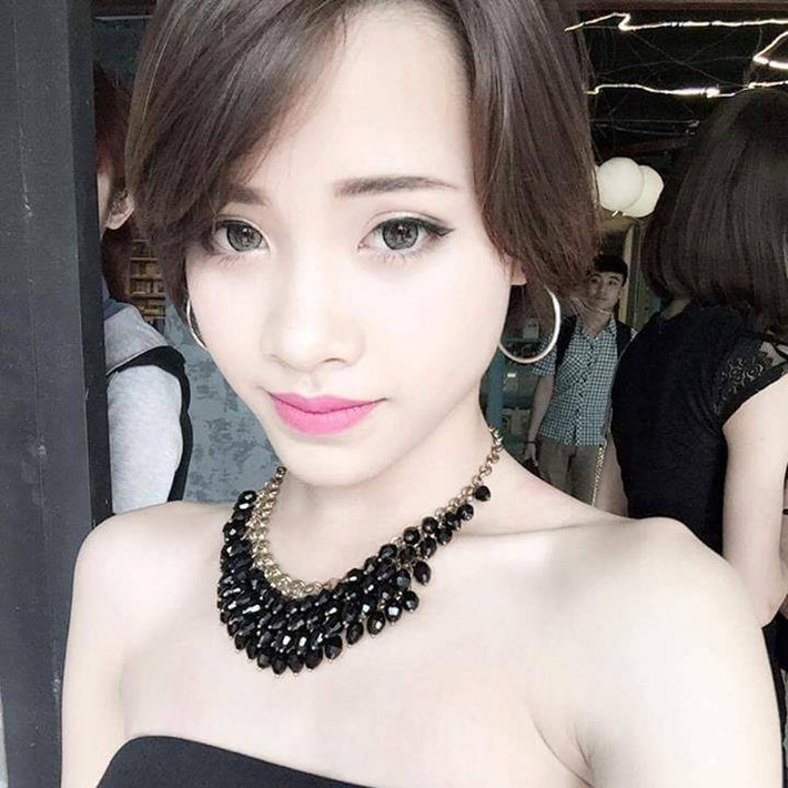 Ôm ước mơ được phẫu thuật chuyển giới và trở thành một cô gái thực sự, nhưng do kinh phí rất lớn nên trong suốt thời gian qua, Tiến Đạt vẫn luôn nỗ lực, phấn đấu hết mình để học tập, làm việc kiếm thu nhập, tiết kiệm, dành dụm thực hiện ước mơ lớn của mình. Trong năm nay, Tiến Đạt đã tham gia cuộc thi Ngôi sao chuyển giới 2016, giành ngôi Á khôi 3 và danh hiệu Ngôi sao thân thiện của cuộc thi.