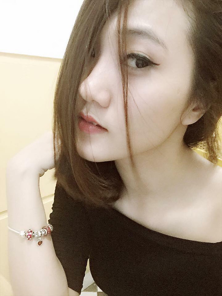 Khi kinh tế ổn định, Lan Phương đã có thể đón con trai lên Hà Nội để tiện chăm sóc và đầu tư làm đẹp cho bản thân nhiều hơn. Nhìn Lan Phương ai cũng phải khen ngợi nhan sắc mặn mà và gợi cảm của bà mẹ một con.