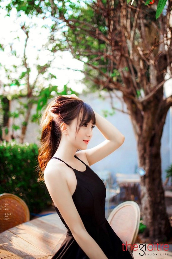 Mới 19 tuổi nhưng Ý Như thật sự trở thành một “hiện tượng” hứa hẹn nhiều thành công trong tương lai. Cô nàng là một nhạc công thành thạo vô số loại nhạc cụ như: đàn tì bà, đàn nhị, đàn tơ-rưng. Ngoài ra Ý Như còn là một dancer, người mẫu ảnh, cô nàng còn được biết đến trong vai trò một biên đạo múa tài năng.
