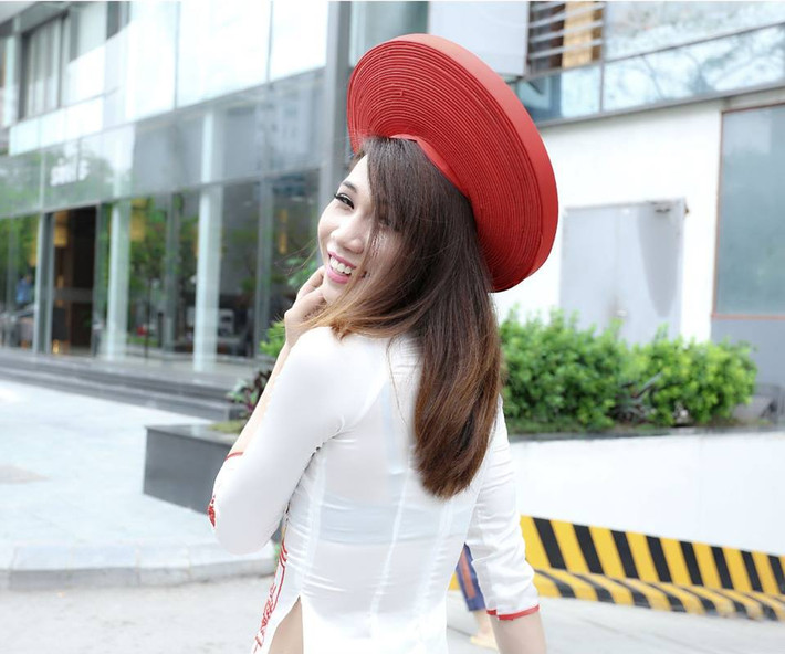 Gia đình của bạn trai La Lam biết chuyện tình cảm của hai bạn đã ra sức phản đối, nhưng cặp đôi vẫn quyết tâm yêu nhau và kiên trì thuyết phục các thành viên trong nhà chấp nhận. Tình yêu chân thành, sâu sắc đã giúp đôi bạn trẻ này vượt lên những định kiến xã hội để đến bên nhau.