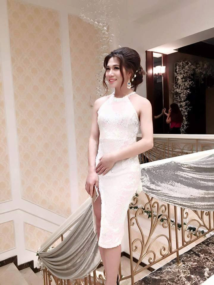 Theo lời của La Lam thì cô nàng hiện đang là sinh viên năm 3 của trường ĐH Sân khấu - Điện ảnh Hà Nội và là thành viên của nhóm người mẫu chuyển giới "IGirls", tư vấn viên của CLB Hải Đăng xét nghiệm HIV cho cộng đồng LGBT.
