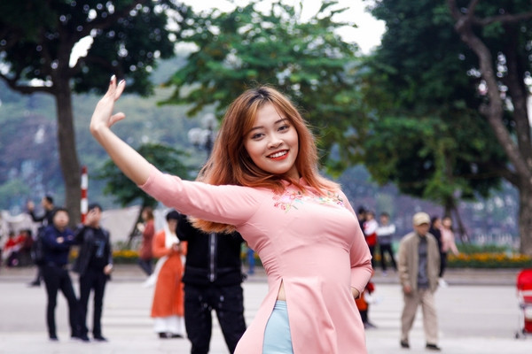 Nụ cười luôn nở trên đôi môi của họ.