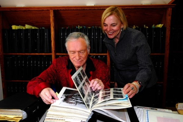 Là một người yêu thích phim ảnh, Hugh Hefner đã cho trình chiếu các bộ phim cổ điển tại dinh thự hàng tuần. Ảnh: The Boston Globe.
