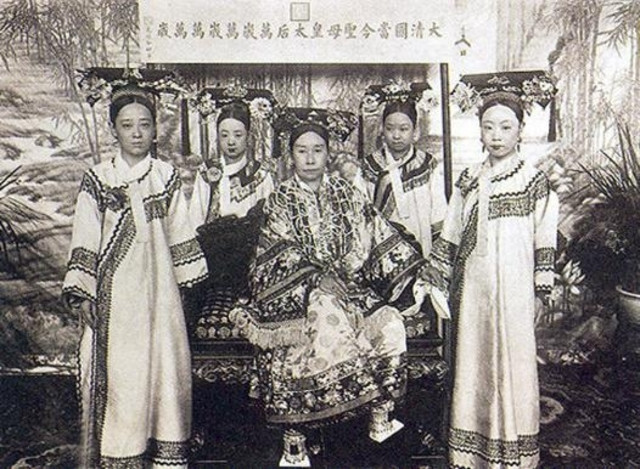 Một điển hình của nhan sắc cung tần mĩ nữ Trung Quốc xưa - Từ Hy Thái Hậu thời nhà Thanh. (Ảnh: Internet).
