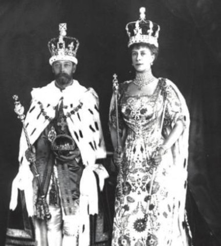 Mary, Nữ vương của người Scot, còn được gọi là Mary Stuart hay Mary I của Scotland, là Nữ vương của Scotland từ năm 1542 đến năm 1567; và từng là Vương hậu nước Pháp từ năm 1559 đến năm 1560, với tư cách là hôn phối của François II của Pháp. Bà được biết đến nhiều vì là đối thủ chính trị của Nữ vương Elizabeth I của Anh. (Ảnh: Internet).