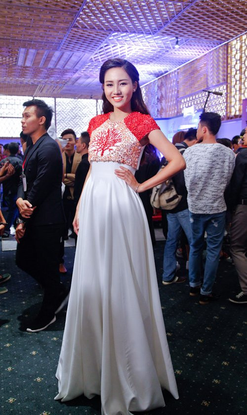 Tân á hậu cuộc thi Hoa hậu Hoàn vũ Việt Nam 2015.