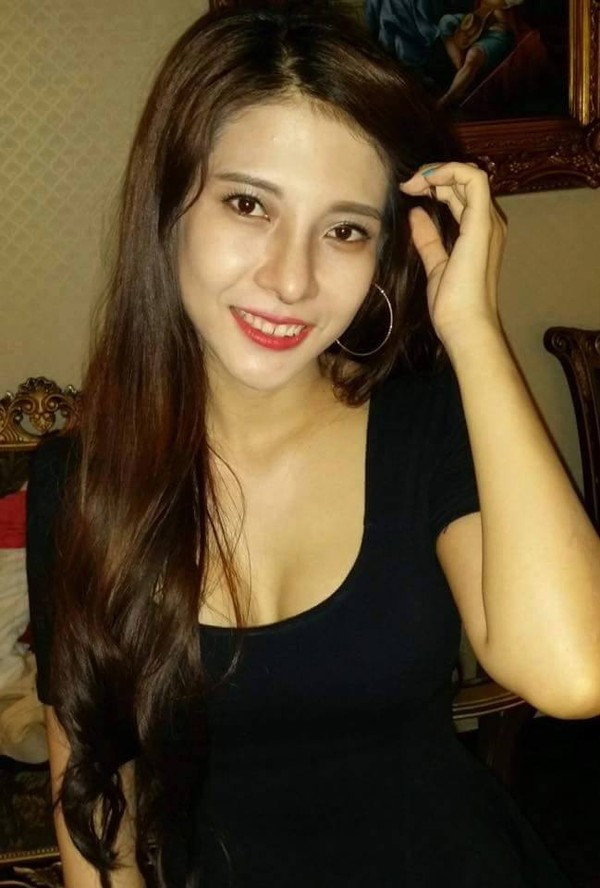 Trước như phản ứng này, Kim cho biết cô đã làm 3 lần đại phẫu trong cuộc đời và vô số những lần tiểu phẫu khác để làm cho mình đẹp hơn. Ai cũng cho cô là người liều lĩnh, chịu đau giỏi và thực sự can đảm. Cô gái trẻ cũng khẳng định thêm việc cô phẫu thuật là do nghĩ về bản thân cần phải đẹp hơn, nghĩ về cuộc sống cần có thêm sự tự tin... không phải bắt nguồn từ cái gọi là "nghiện" phẫu thuật thẩm mỹ.