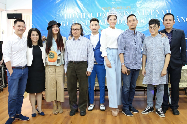 Sắp tới, Việt Quang sẽ trở lại trong nhiều sự kiện âm nhạc lớn và những sản phẩm âm nhạc đậm dấu ấn cá nhân. Không chỉ tham gia trình diễn, Việt Quang còn cùng các khách mời chia sẻ nhiều câu chuyện về bảo vệ môi trường, truyền thông điệp kêu gọi cộng đồng chung tay xây dựng và gìn giữ các bãi biển Việt Nam trong xanh, không rác thải. Không chỉ tham gia trình diễn, Việt Quang còn cùng các khách mời chia sẻ nhiều câu chuyện về bảo vệ môi trường, truyền thông điệp kêu gọi cộng đồng chung tay xây dựng và gìn giữ các bãi biển Việt Nam trong xanh, không rác thải.
