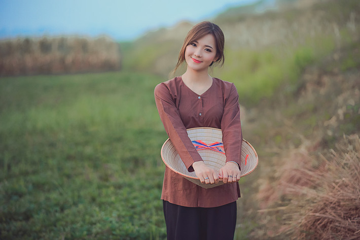 Dù rất xinh đẹp, dễ thương, gây nhiều thiện cảm với dân mạng, người xem ảnh nhưng Thu Hương và cả người chụp bộ ảnh này cũng nhận được một số lời đóng góp, nhận xét mang tính xây dựng của dân mạng. Không ít bạn trẻ cho rằng, Thu Hương quả thật rất ăn hình, xinh xắn ở mọi góc nhìn nhưng cách trang điểm và ăn mặc của cô vẫn có nhiều điểm chưa đạt mức hoàn toàn phù hợp với bộ ảnh này.