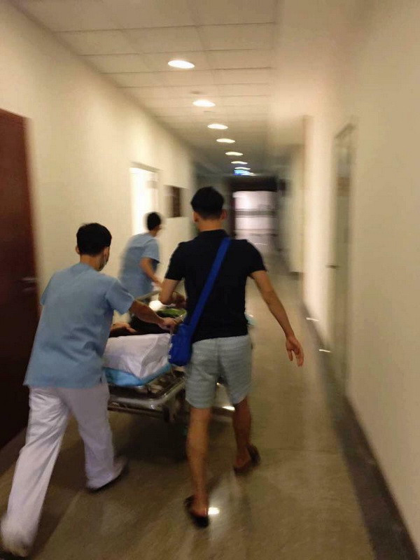 Theo thông tin từ Nghiêm Hoài Nam, em trai Quế Vân, nữ ca sĩ này tự tử và phải vào viện cấp cứu trong đêm qua. Thông tin Quế Vân tự tử cũng nhanh chóng được lan truyền trên mạng kèm theo những hình ảnh chụp trong đường dẫn vào phòng cấp cứu.