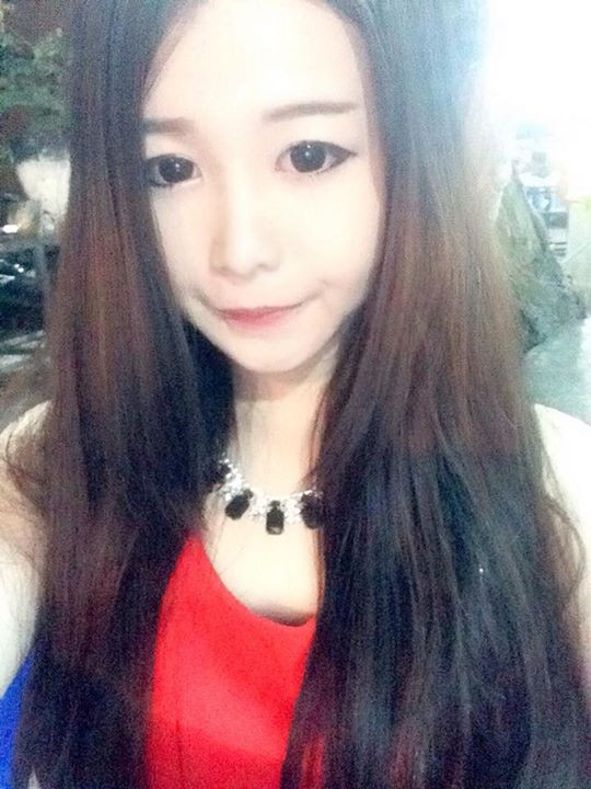 Đang là học sinh lớp 10 nên việc học tập vẫn là quan trọng nhất đối với Nguyên Trúc. Cô bạn cho biết chỉ kinh doanh cho vui, còn lại thời gian chủ yếu vẫn dành cho việc đi học và tự học ở nhà.